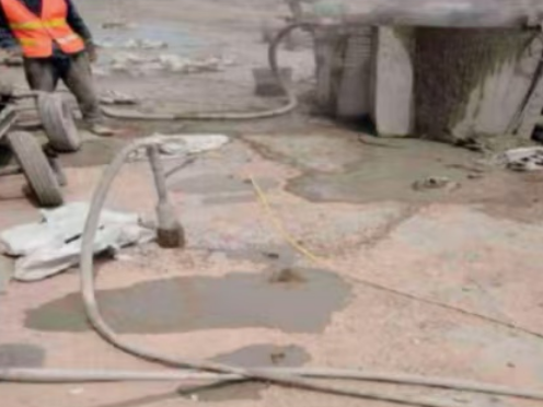 保定水泥混凝土路面板底注浆技术 路面脱空注浆整治方案