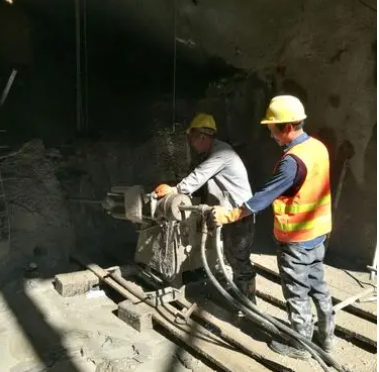 保定水下抗分散灌浆料特点 水下不分散注浆料介绍