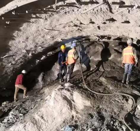 保定拱顶带模注浆料的施工流程及注意事项